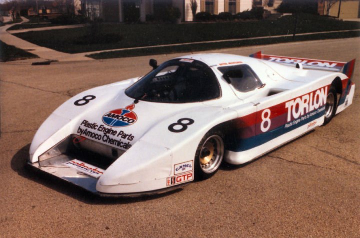 The AMOCO-Polimotor Lola T-616.